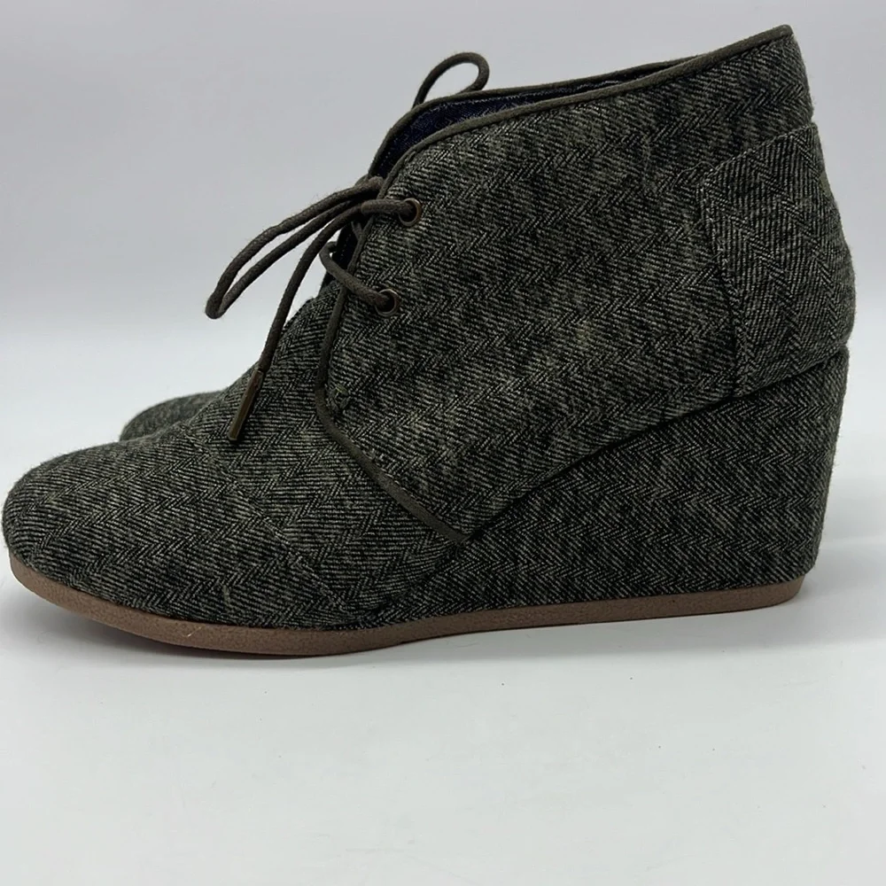 Toms 300416 Women US 9 dark olive green brown textile wedge lace up ankle bootie